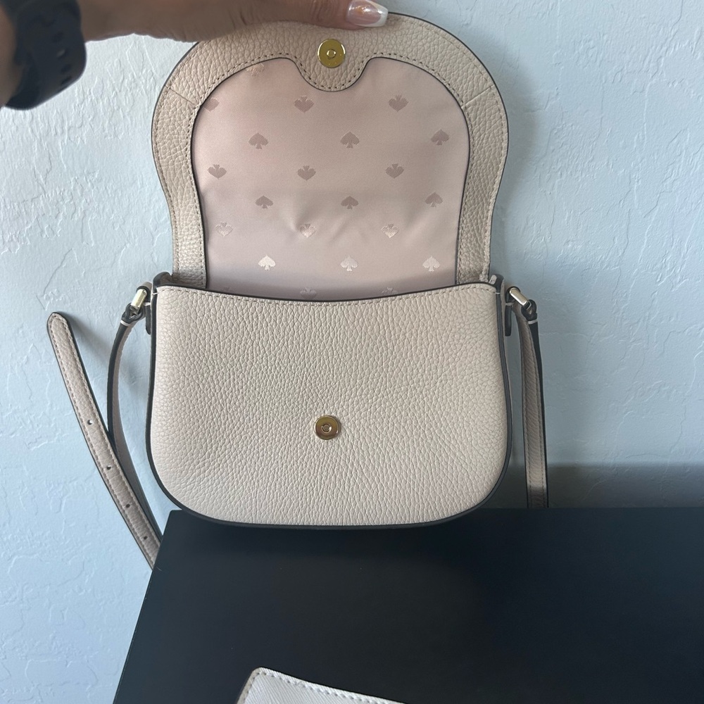 Kate Spade Leila Cream and beige Crossbody Bag Set 7 x5 - Picture 2 of 6